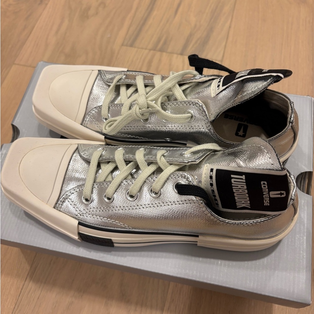 Sliver X Rick Owens Darkshow converse sz 6.5 (men), never worn